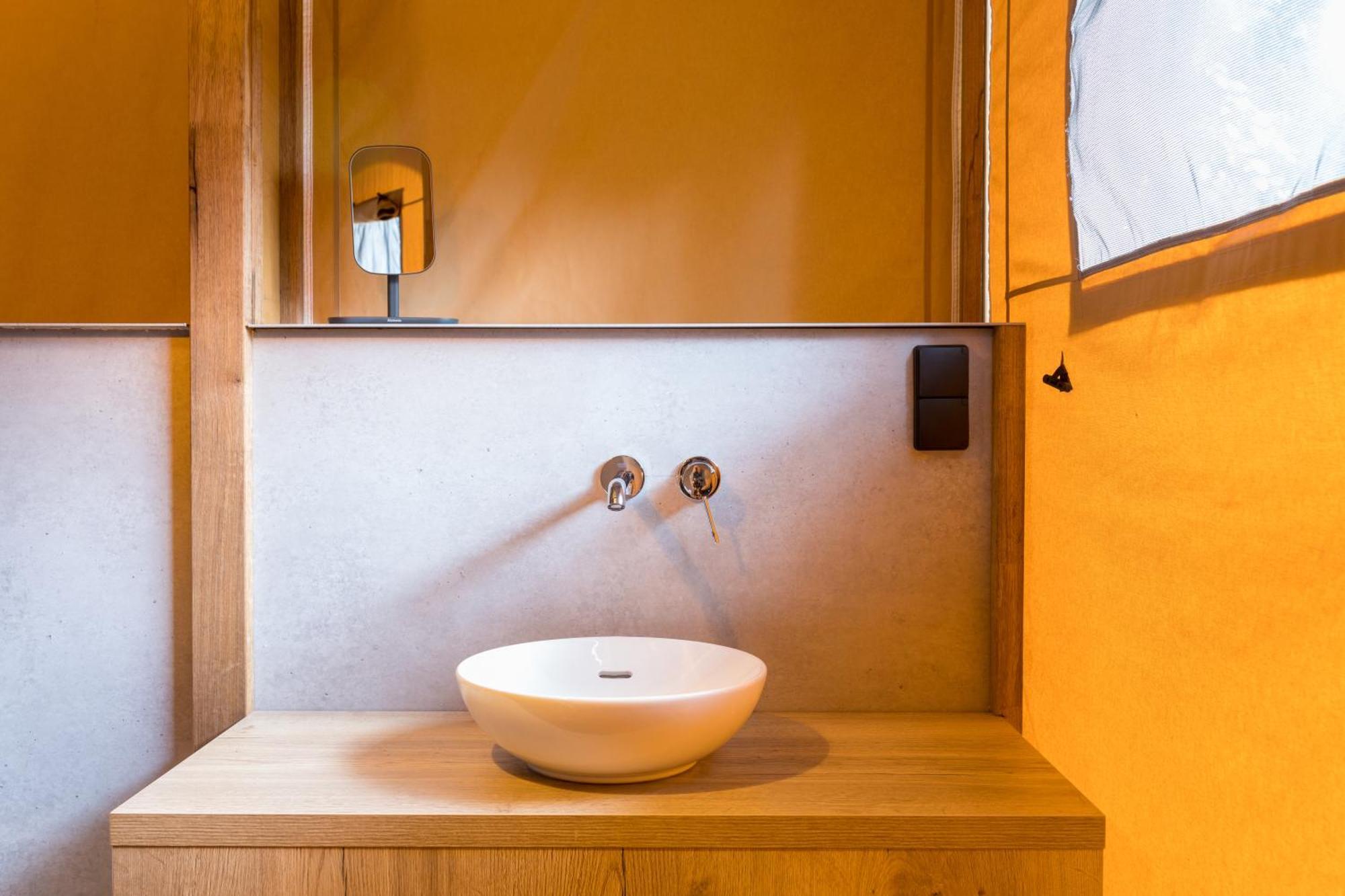 Landal Glamping Neufchateau Hotel Room photo
